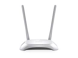 Router Wi-Fi N300 Mbps a 2,4 GHz, 2 antenas, 1 puerto WAN de 10 / 100 + 4 puertos LAN de 10 / 100, marca TP-Link.