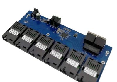 Switch tarjeta de fibra óptica base 100 de 6 puertos.