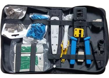 Kit de Redes, Incluye: 1 Tester, 2 Peladoras para cable, Ponchadora Pass Throug RJ45 y RJ11 Ponchadora para dados, 1 unión RJ45, 1 unión en Y RJ45, Botas y Conectores RJ45. 